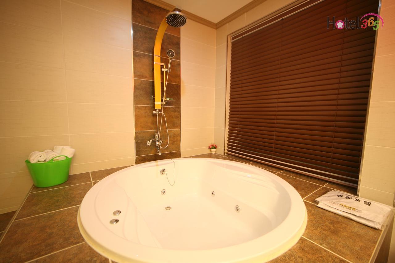 Chuncheon Myeongdong Hotel Exterior photo