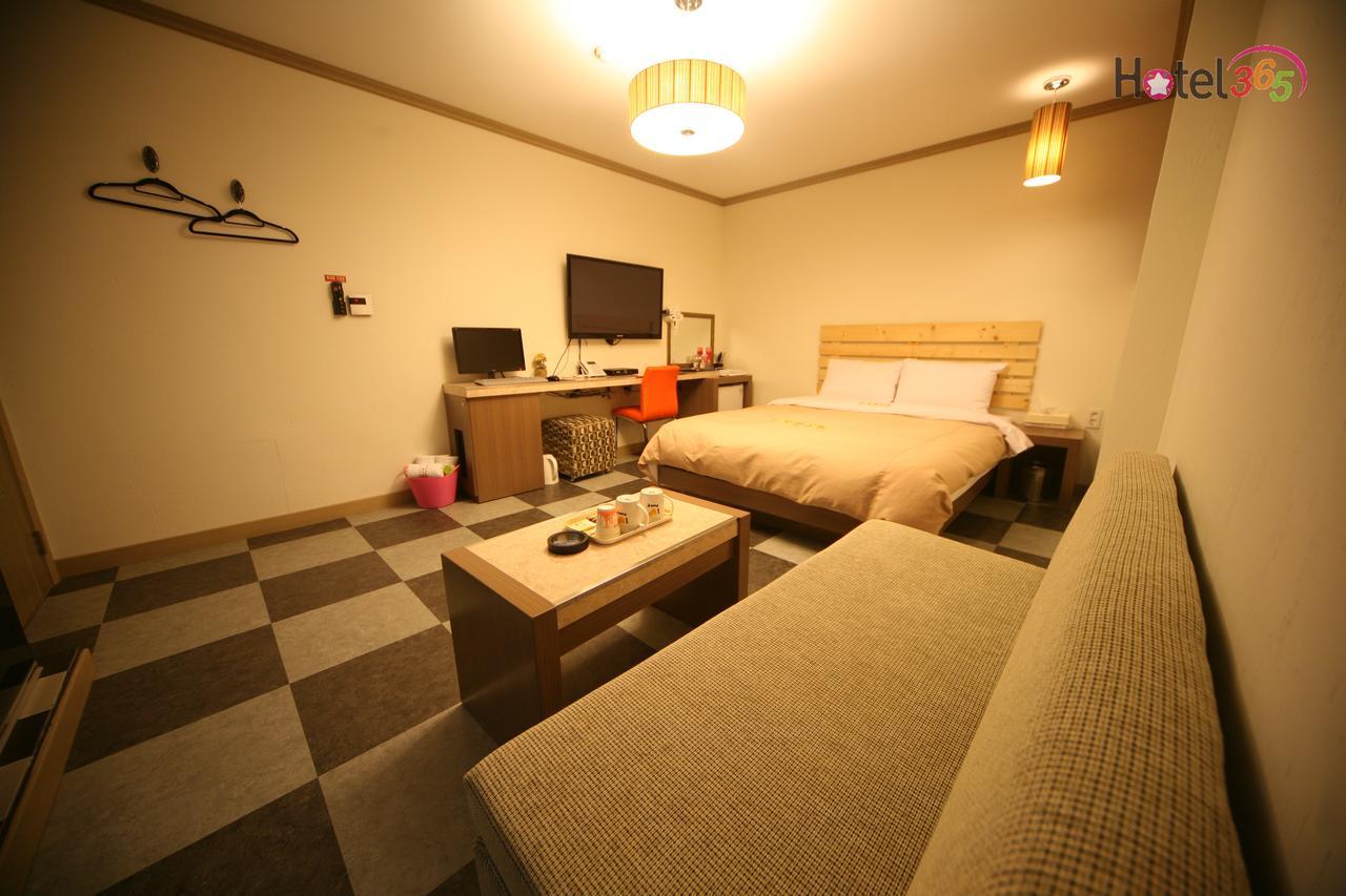 Chuncheon Myeongdong Hotel Exterior photo