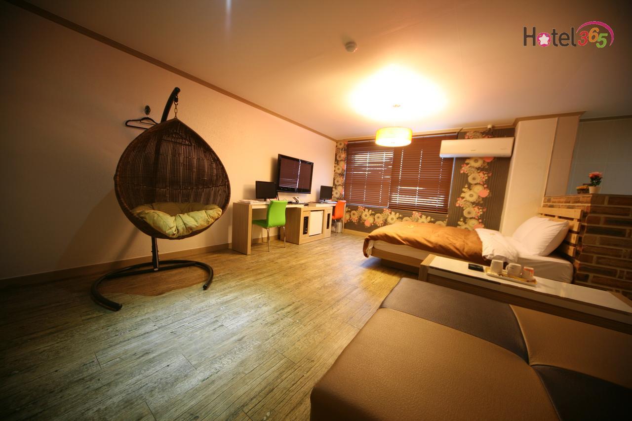 Chuncheon Myeongdong Hotel Exterior photo