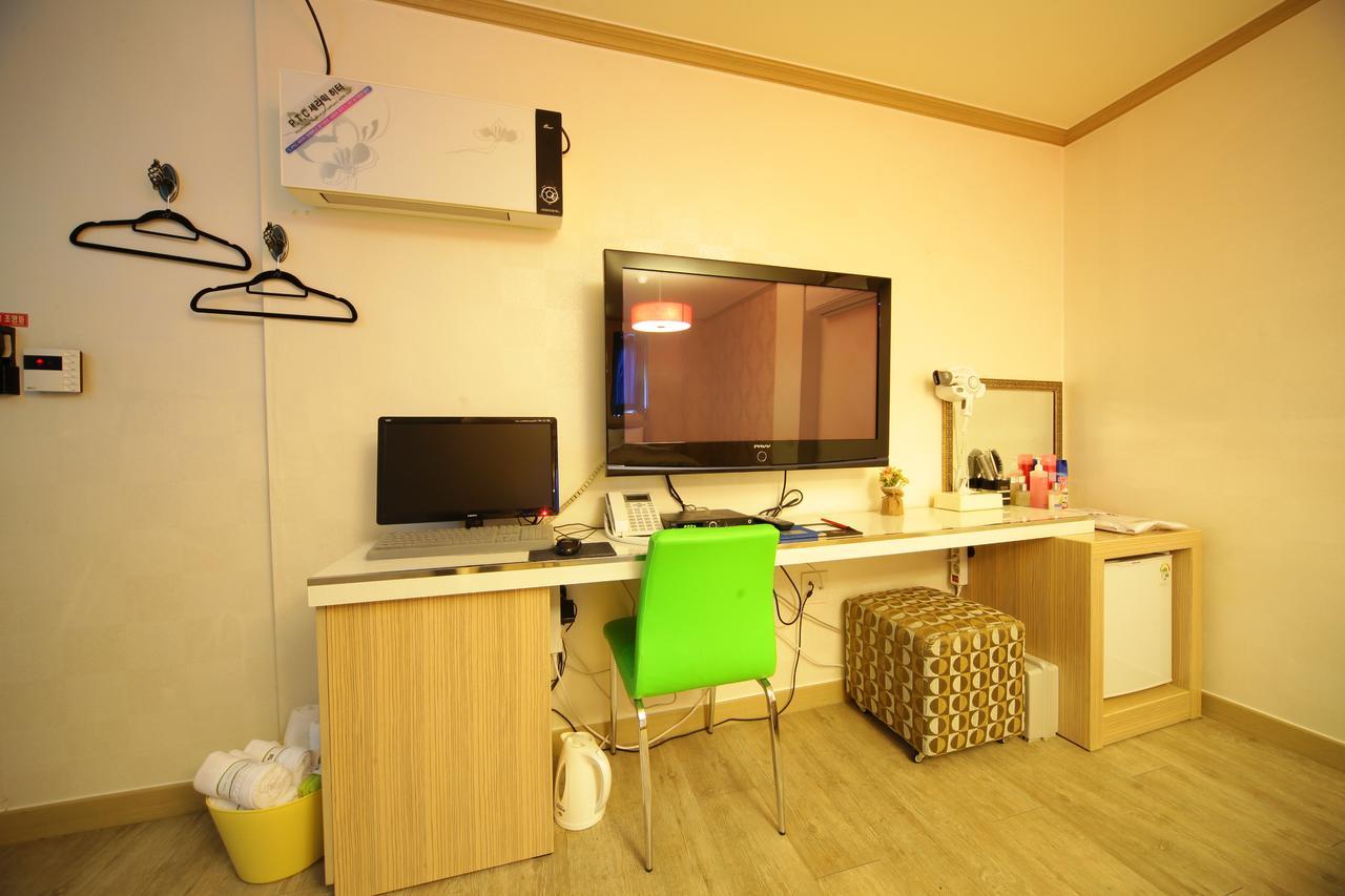 Chuncheon Myeongdong Hotel Exterior photo